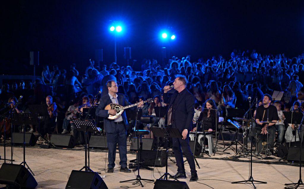 «Διεθνές Φεστιβάλ Πέτρας»: Χρ. Νικολόπουλο τραγούδησαν 1300 μαθητές και μαθήτριες