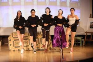 «Άνθισαν στο σανίδι» μικροί και μεγάλοι Πετρουπολιώτες