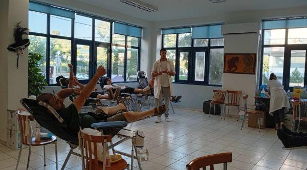 Με επιτυχία ολοκληρώθηκε η έκτακτη εθελοντική αιμοδοσία Με επιτυχία ολοκληρώθηκε η έκτακτη εθελοντική αιμοδοσία