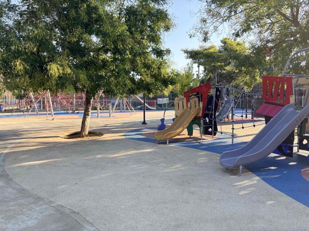 Εκτεταμένες εργασίες καθαρισμού δρόμων, πλατειών και κοινόχρηστων χώρων στον Δήμο μας