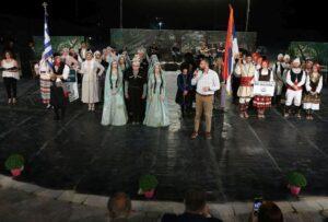 «Διεθνές Φεστιβάλ Πέτρας»: Σταυροδρόμι Πολιτισμών και κεφιού το 11ο «Συναπάντημα Παραδοσιακών Χορών» «Διεθνές Φεστιβάλ Πέτρας»: Σταυροδρόμι Πολιτισμών και κεφιού το 11ο «Συναπάντημα Παραδοσιακών Χορών»