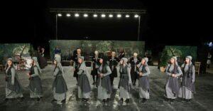 «Διεθνές Φεστιβάλ Πέτρας»: Σταυροδρόμι Πολιτισμών και κεφιού το 11ο «Συναπάντημα Παραδοσιακών Χορών» «Διεθνές Φεστιβάλ Πέτρας»: Σταυροδρόμι Πολιτισμών και κεφιού το 11ο «Συναπάντημα Παραδοσιακών Χορών»