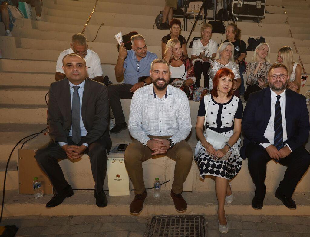 «Διεθνές Φεστιβάλ Πέτρας»: Σταυροδρόμι Πολιτισμών και κεφιού το 11ο «Συναπάντημα Παραδοσιακών Χορών»