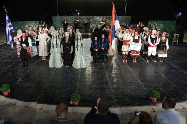 «Διεθνές Φεστιβάλ Πέτρας»: Σταυροδρόμι Πολιτισμών και κεφιού το 11ο «Συναπάντημα Παραδοσιακών Χορών» «Διεθνές Φεστιβάλ Πέτρας»: Σταυροδρόμι Πολιτισμών και κεφιού το 11ο «Συναπάντημα Παραδοσιακών Χορών»