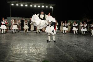 «Διεθνές Φεστιβάλ Πέτρας»: Σταυροδρόμι Πολιτισμών και κεφιού το 11ο «Συναπάντημα Παραδοσιακών Χορών» «Διεθνές Φεστιβάλ Πέτρας»: Σταυροδρόμι Πολιτισμών και κεφιού το 11ο «Συναπάντημα Παραδοσιακών Χορών»